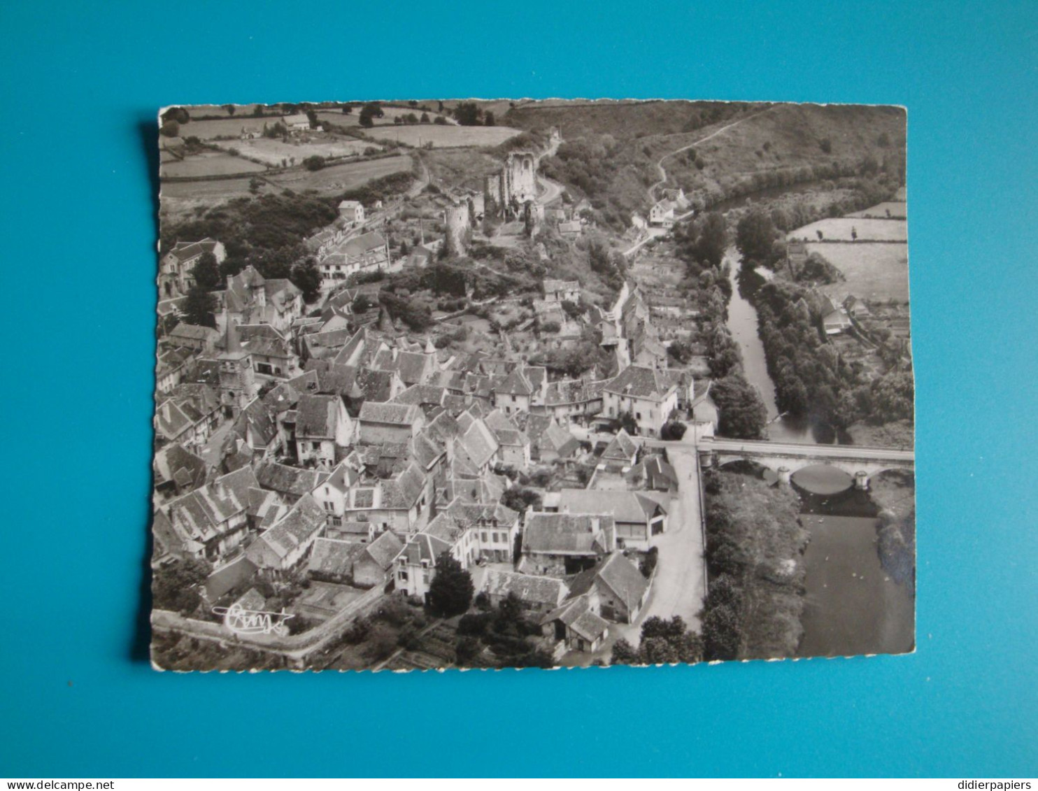 03 Hérisson Vue Aérienne Générale Et Le Pont De L'Aumance - Autres & Non Classés