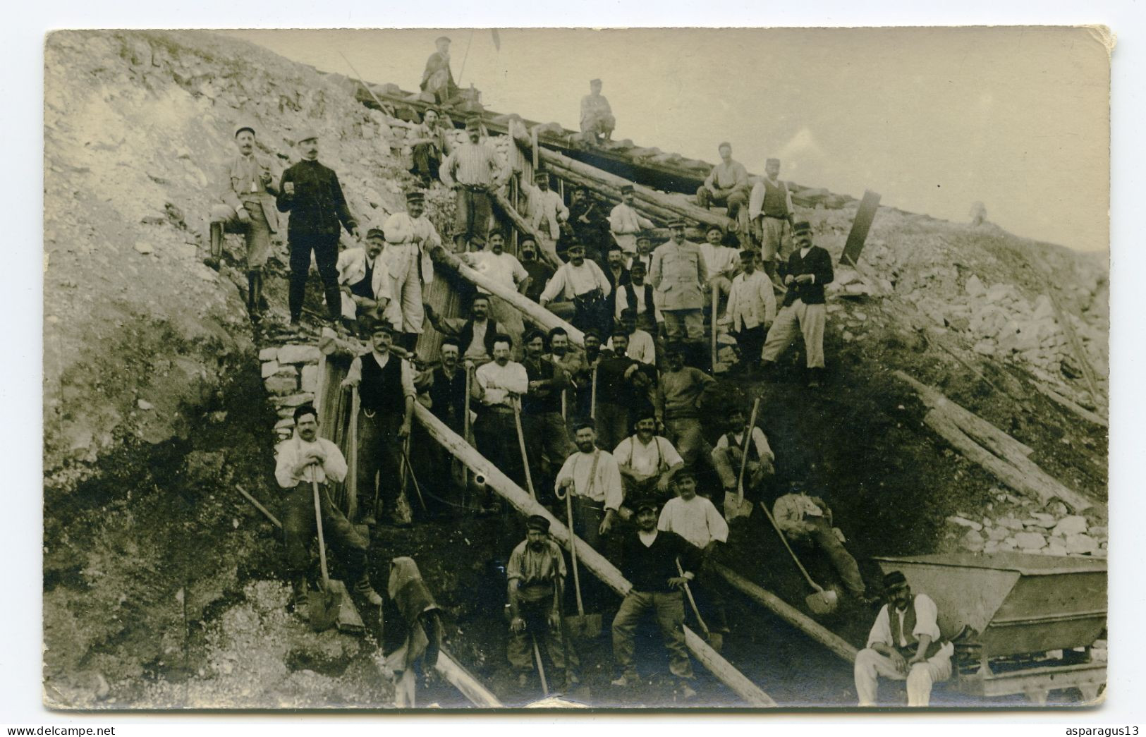 Groupe D'ouvriers Entrée De Mine Carte Photo - Mines