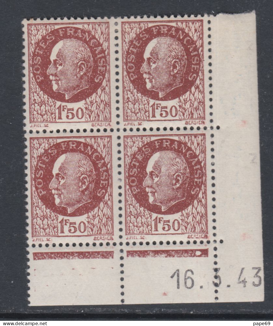 France N° 517 XX : Type  Pétain : 1 F. 50 Brun En Bloc De 4 Coin Daté Du 16 . 3 . 43 ; 1 Point Blanc, Sans  Char, TB - 1940-1949