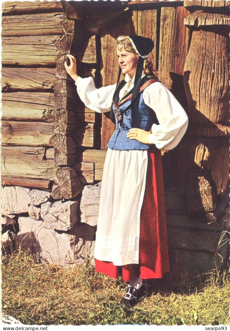 NORWAY. POSTCARD. NATIONAL COSTUME FROM OSTERDAL - Noruega