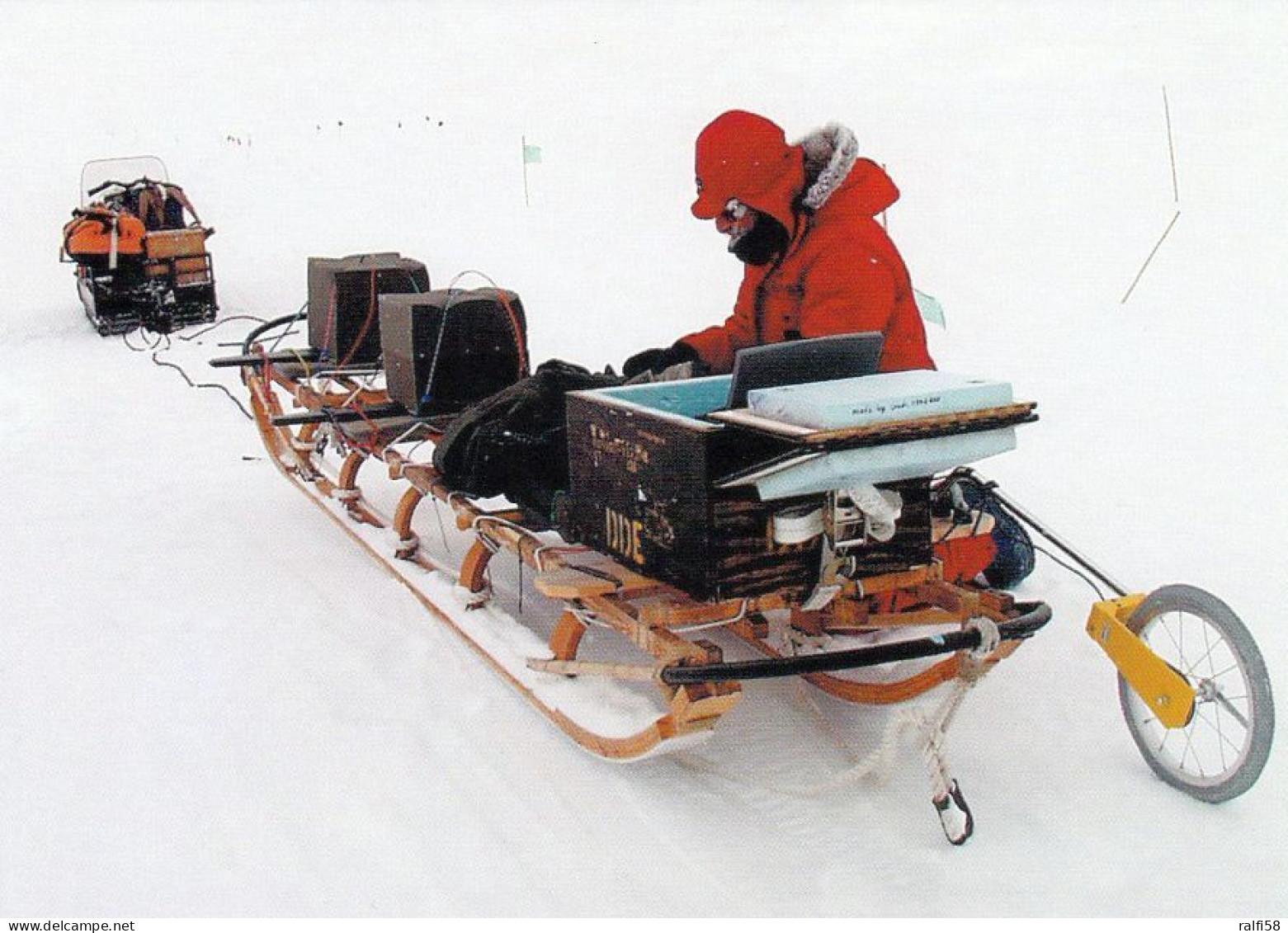 1 AK Antarktis / Antarctica * Making Final Adjustments To A Nansen Sled That Carries Radar Equipment * - Other & Unclassified