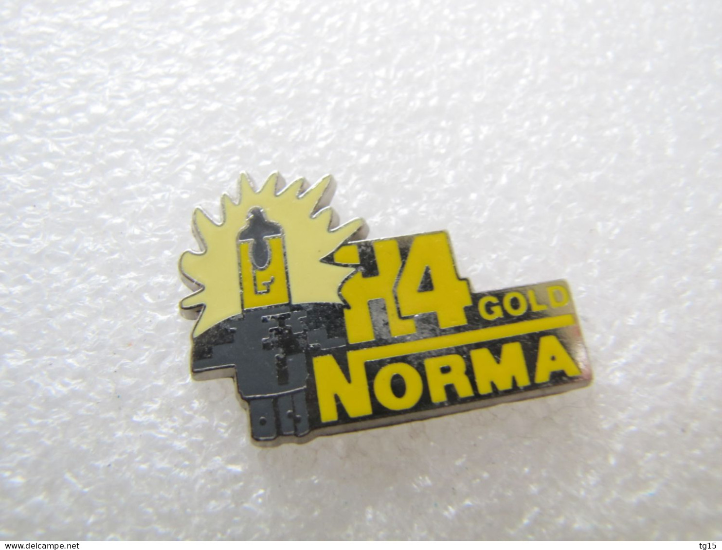 PIN'S   NORMA   H 4 GOLD   Zamak - Other & Unclassified