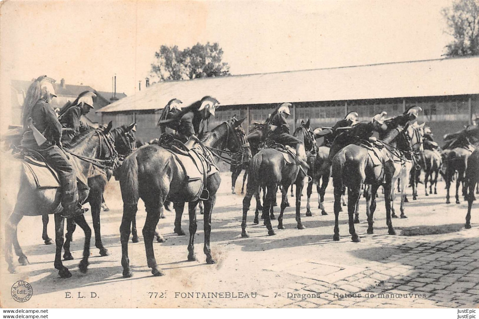 FONTAINEBLEAU (77)  7e Dragons -Retour De Manœuvres # Militaria # Cpa éd. E.L.D - Fontainebleau