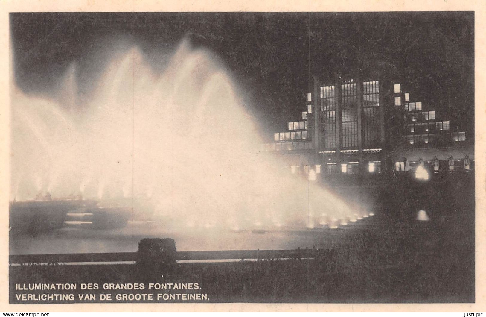 Exposition Universelle 1935 - ILLUMINATION DES GRANDES FONTAINES,  VERLIGHTING VAN DE GROOTE FONTEINEN Cpa - Expositions Universelles