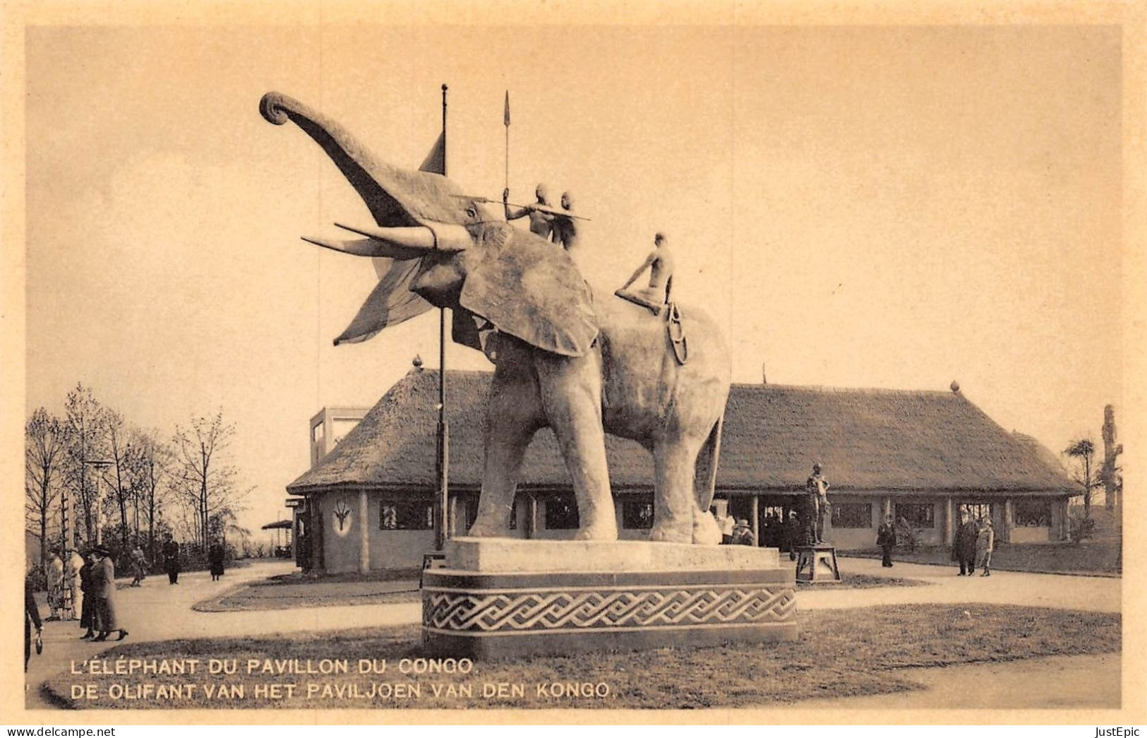 Exposition Universelle 1935 - L'ELEPHANT DU PAVILLION DU CONGO  DE OLIFANT VAN HET PAVILJON VAN DEN KONGO Cpa - Expositions Universelles