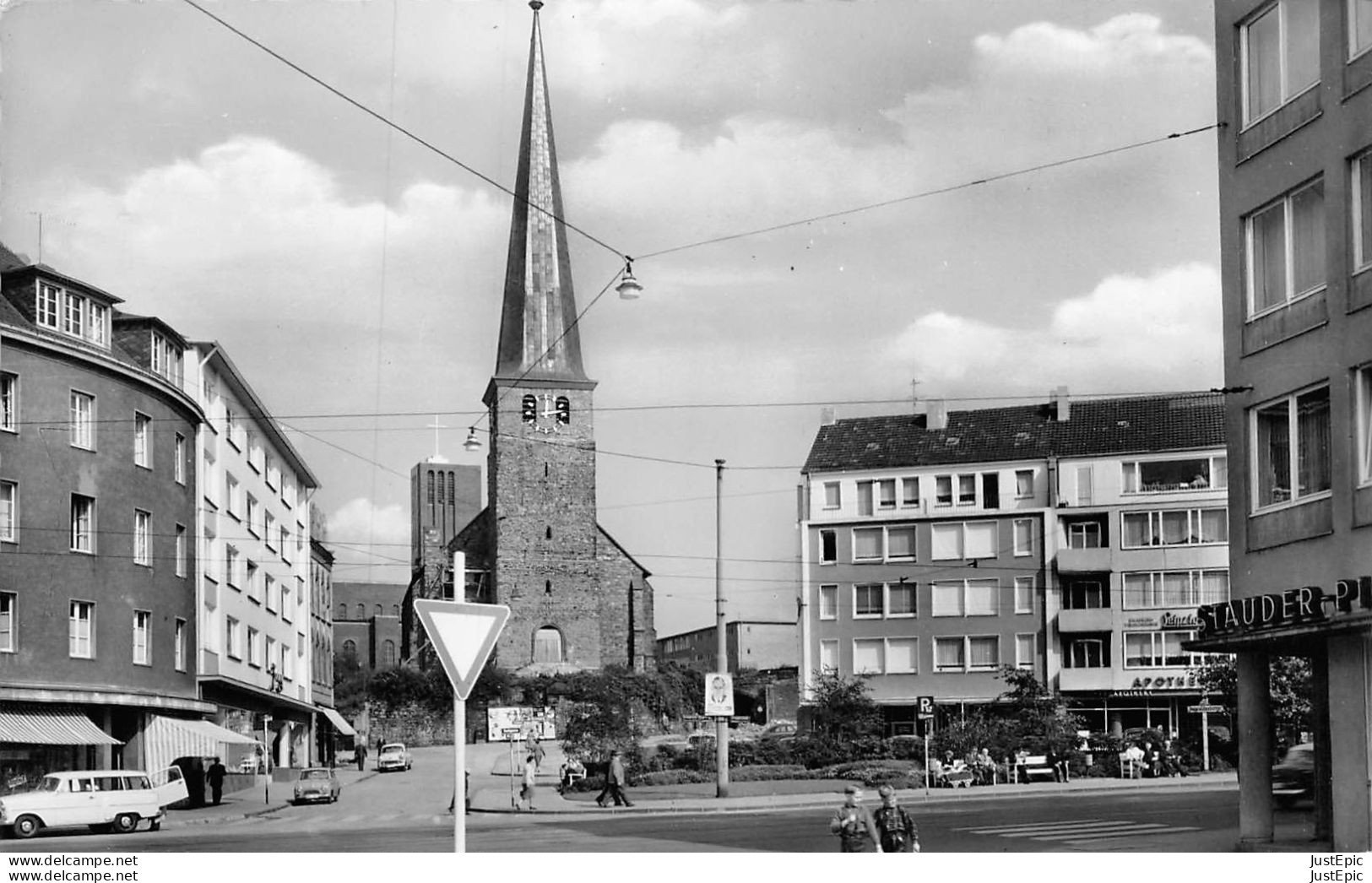 MÜLHEIM /RUHR - Partie An Der Petrikirche - Auto  Cpsm PF - Muelheim A. D. Ruhr
