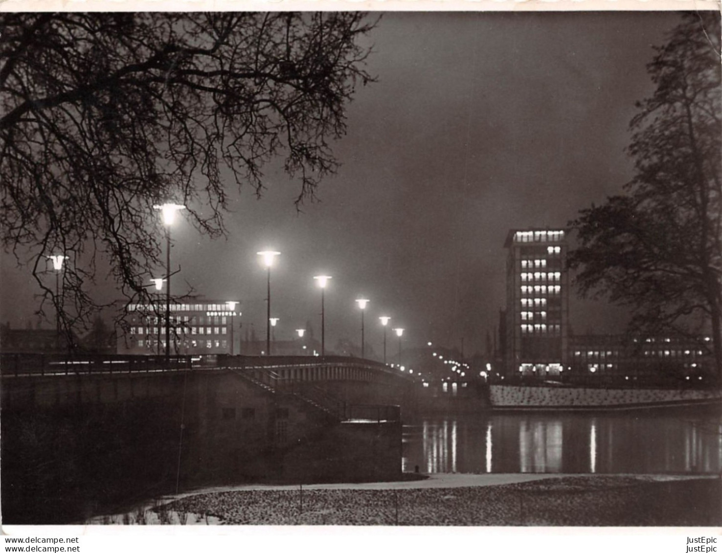 DEUTCHLAND - FRANKFURT BEI NACHT BRÜCKE DES FRIEDENS - Cpsm GF1953 - Frankfurt A. Main