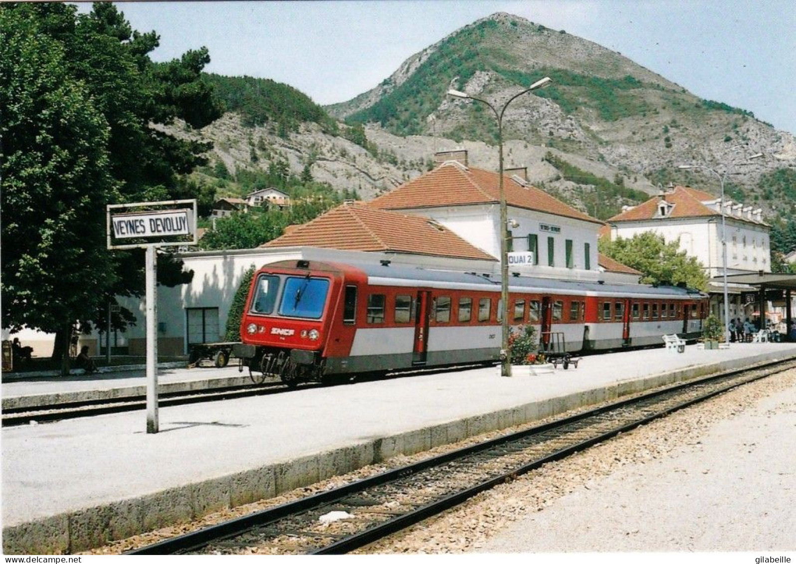 05 - Hautes Alpes - VEYNES - DEVOLUY - La Gare - L Autorail X2770 Va Partir Pour Grenoble - Autres & Non Classés