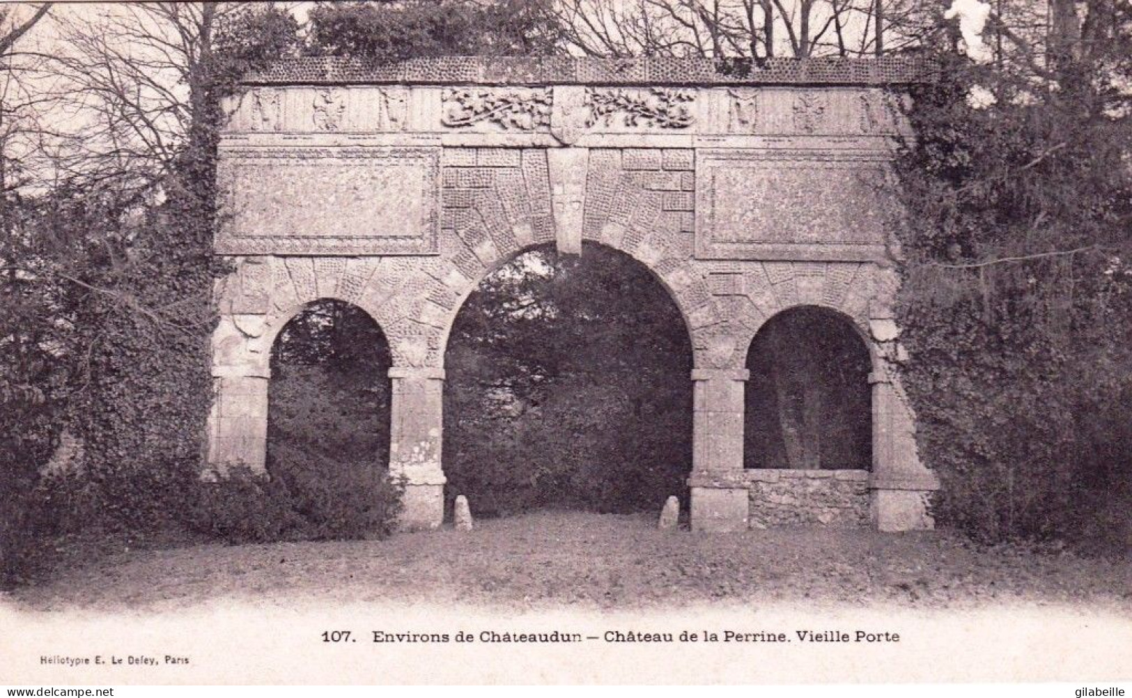 28 - Eure Et Loir -  Environs De CHATEAUDUN - Chateau De La Perrine - Vieille Porte - Chateaudun