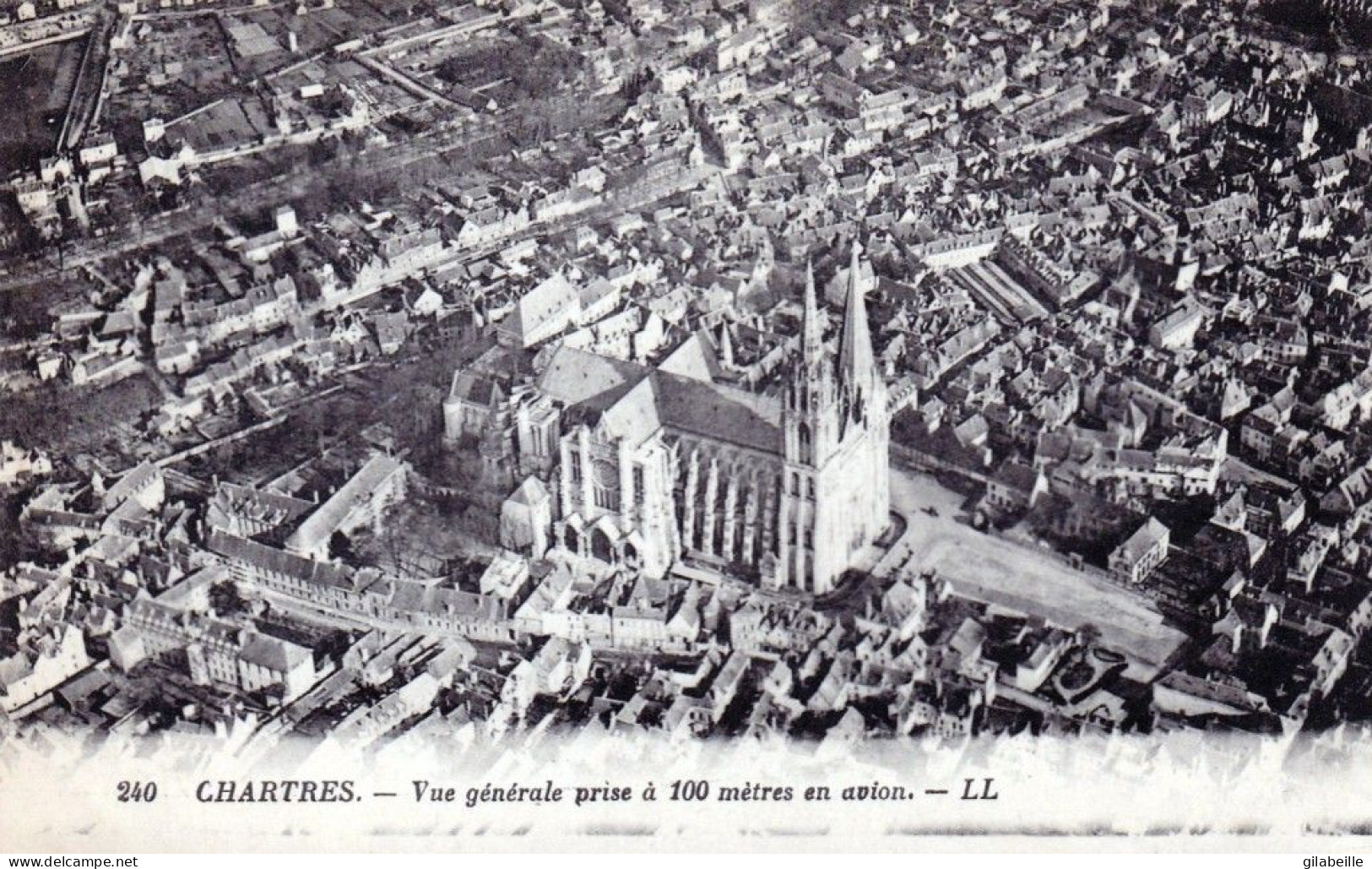 28 - Eure Et Loir -  CHARTRES -  Vue Generale Prise A 100 Metres En Avion - Chartres