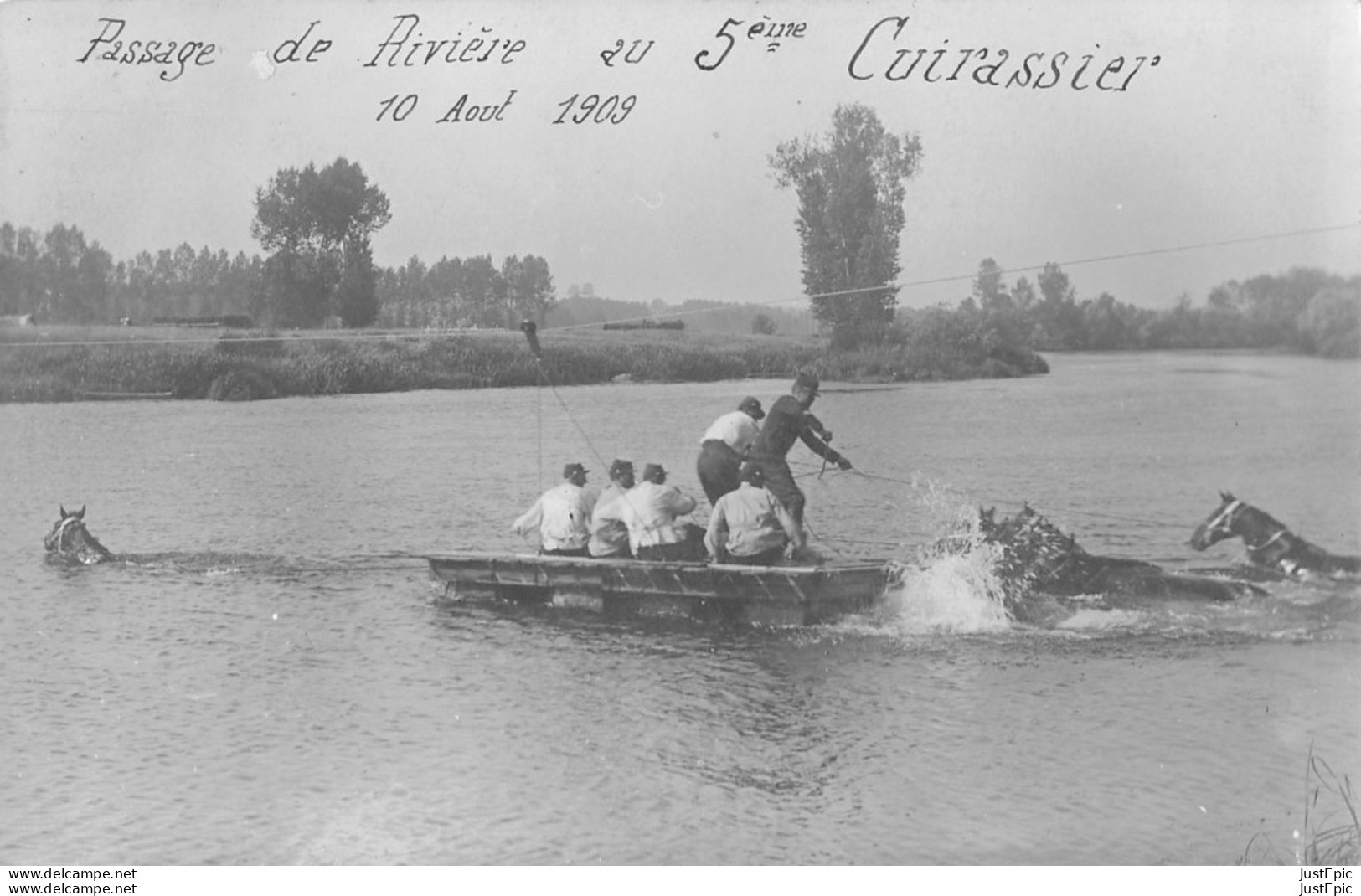 Militaria  Passage De Rivière Du 5ème Cuirassier Le 10 Aout 1909 - Éd Verger & Rougier CA-PHO - Manöver