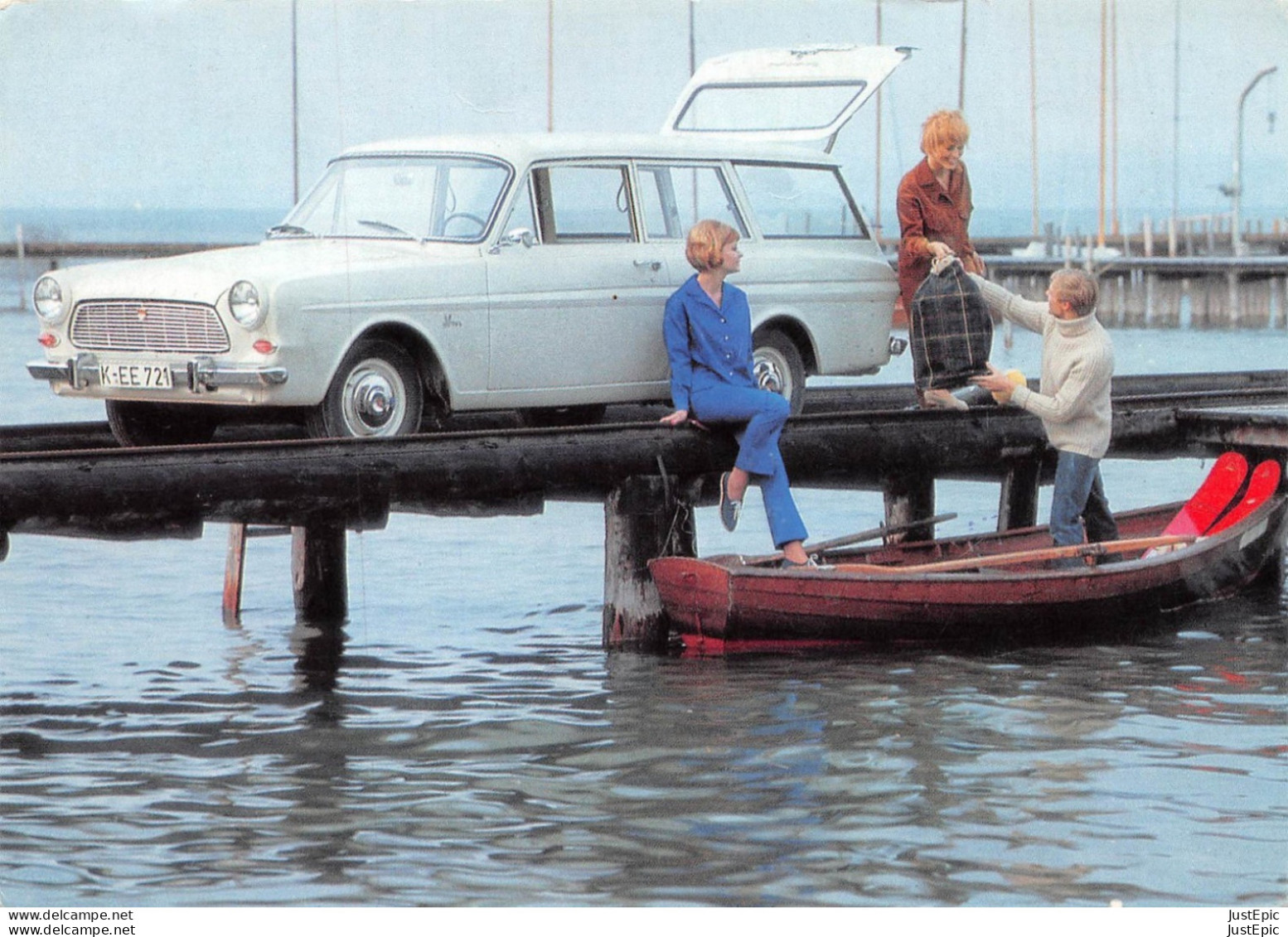 Automobiles / Carte Publicitaire Ford Taunus 12 M - Cachet Du Distributeur Thomas à Toulon Cpsm GF - PKW