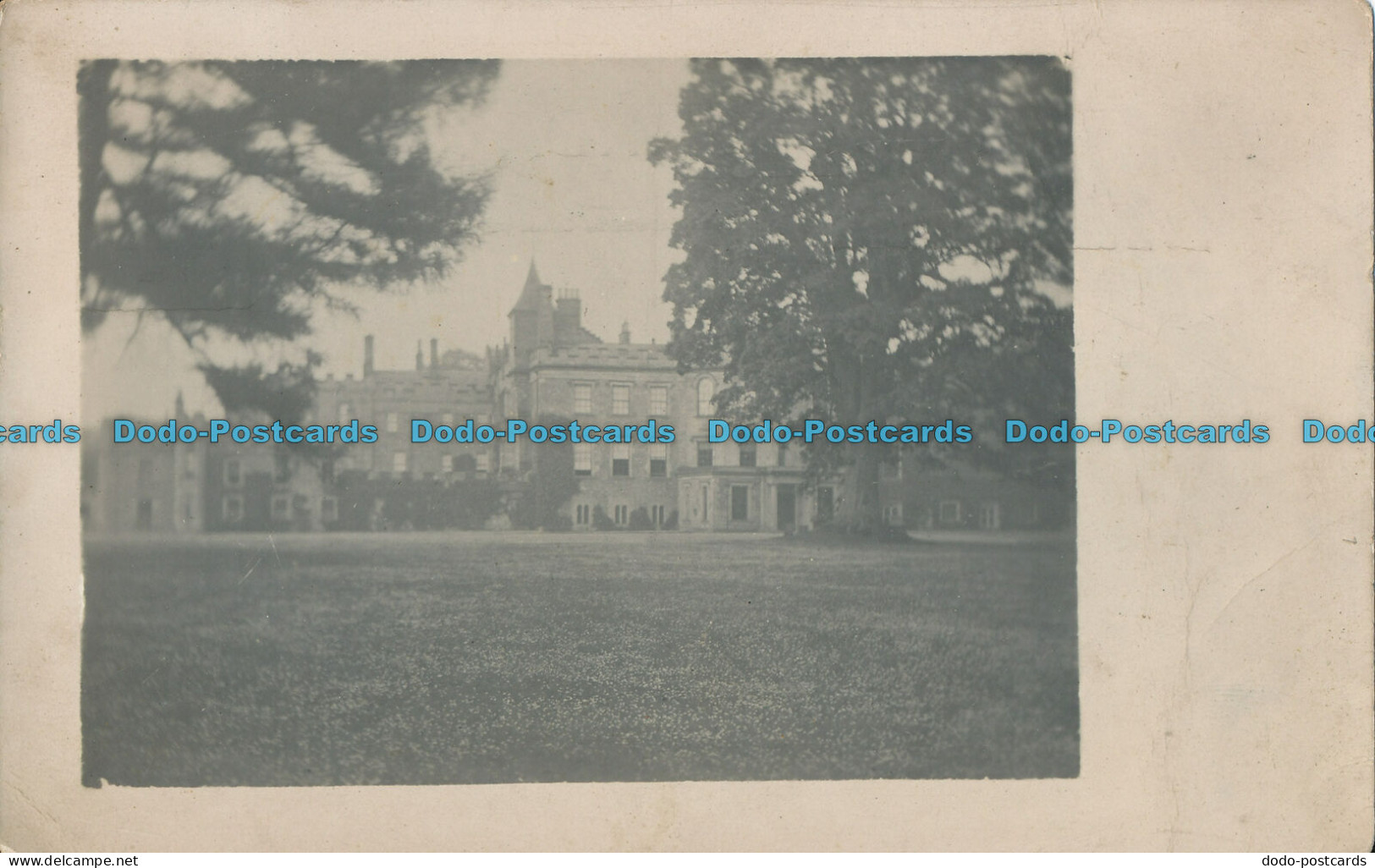 R001054 Old Postcard. Castle And Garden - Monde