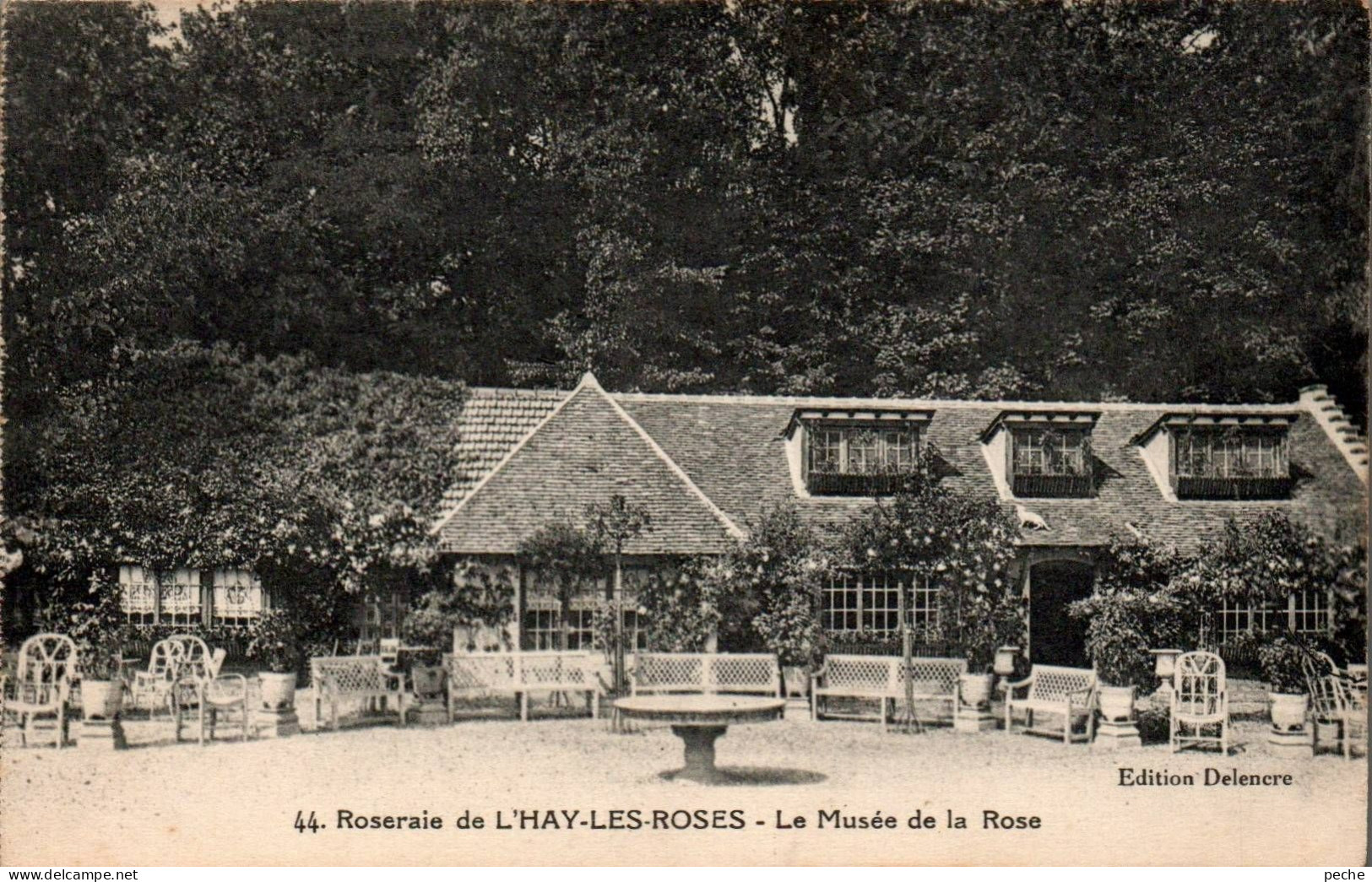 N°2903 W -cpa Roseraie De L'Hay Les Roses -le Musée De La Rose- - L'Hay Les Roses