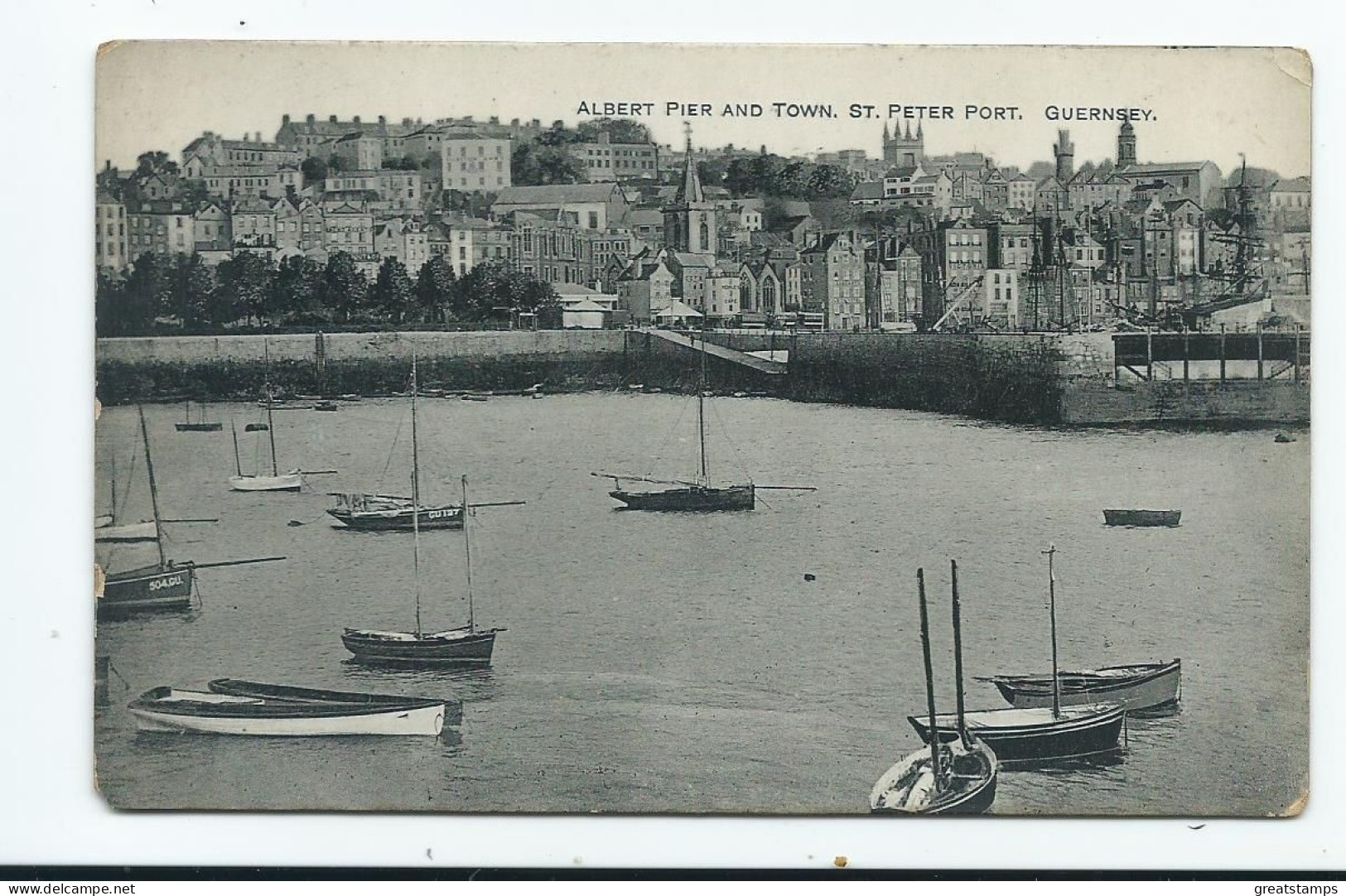 Postcard  Guernsey St.peter's Port Albert Pier And Town. Rp Philco. - Guernsey
