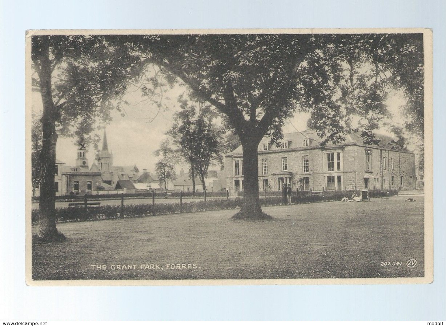 CPA - Royaume-Uni - The Grant Park, Forres - Circulée - Moray