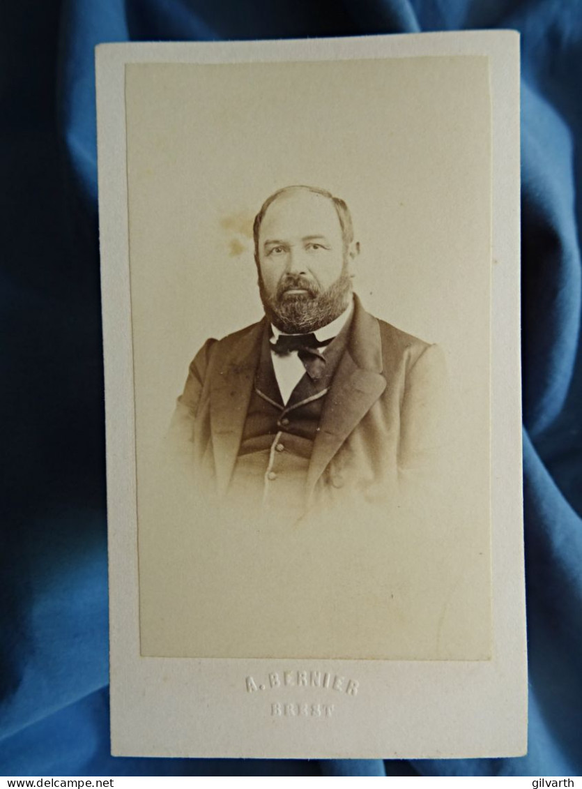 Photo CDV A. Bernier, Brest - Homme, Notable  à La Barbe, Portrait Nuage Second Empire, Ca 1860-65 L680 - Anciennes (Av. 1900)