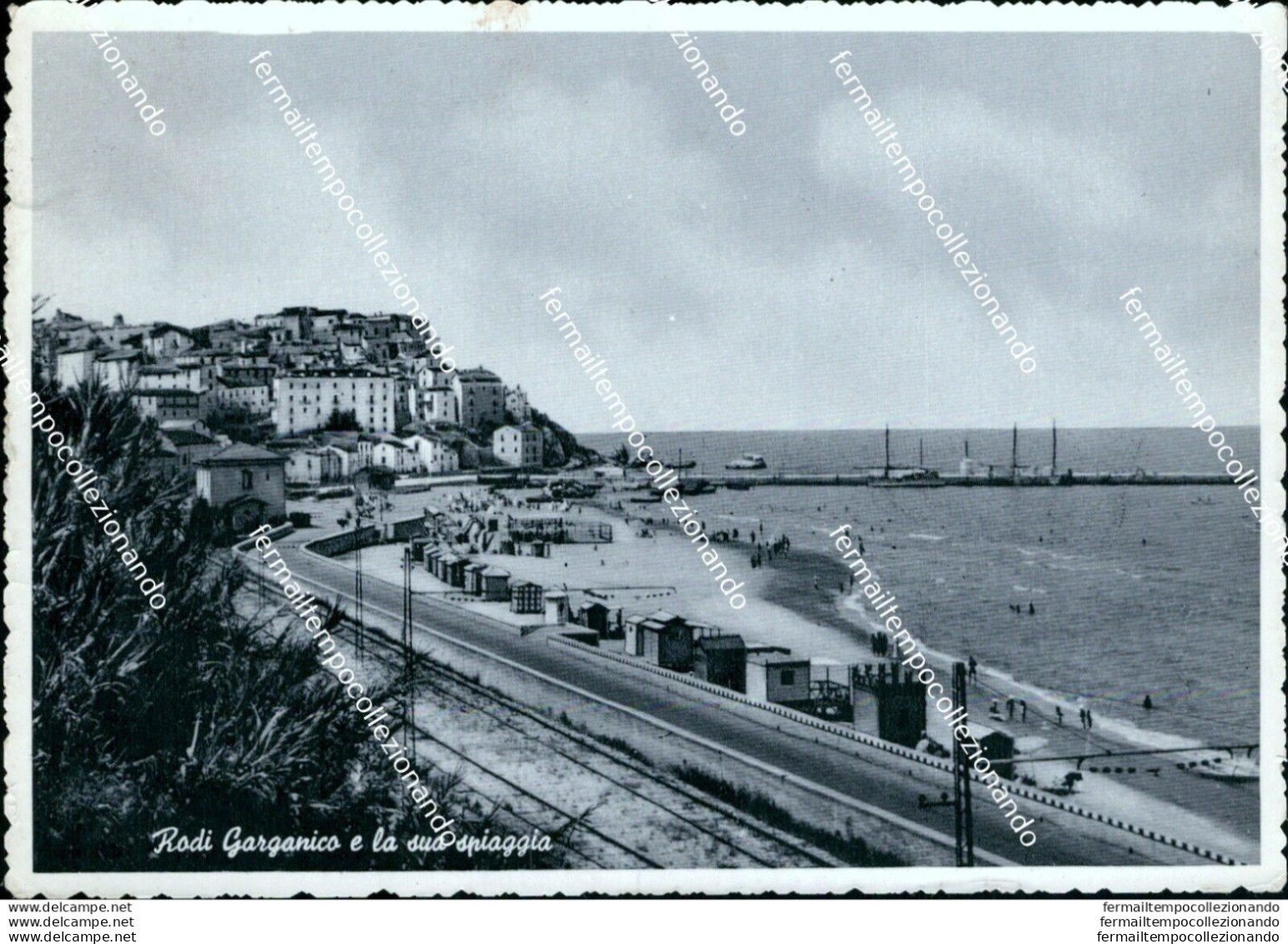 M689 Cartolina Rodi Garganico E La Sua Spiaggia  Provincia Di Foggia - Foggia