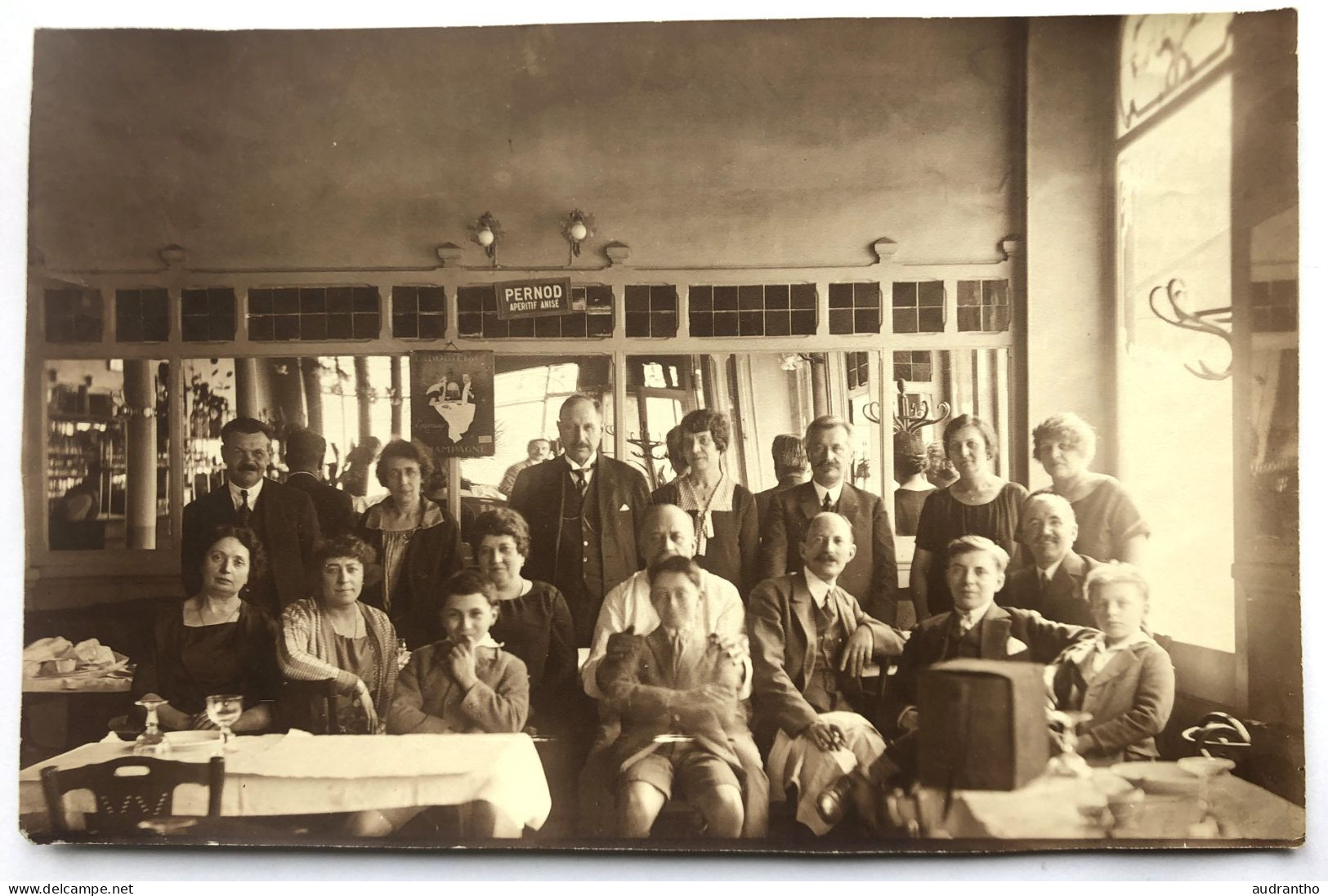 Photographie Ancienne Plusieurs Personnes Dans Un Bar Restaurant à ROUEN En 1926 - Lieux