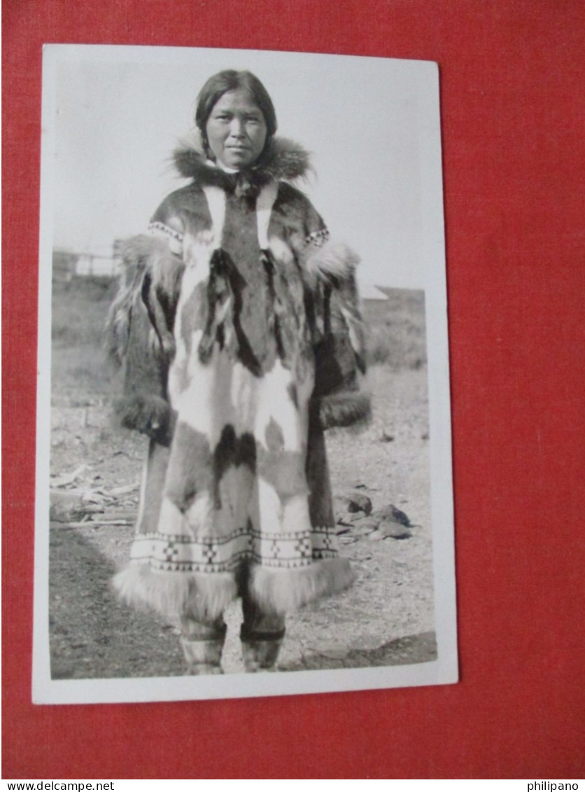 RPPC  Native Americans  Female.  Ref 6411 - Indiens D'Amérique Du Nord