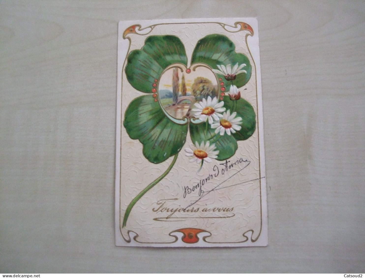 Carte Postale Ancienne En Relief MARGUERITES,TREFLES ET PAYSAGE - Fleurs