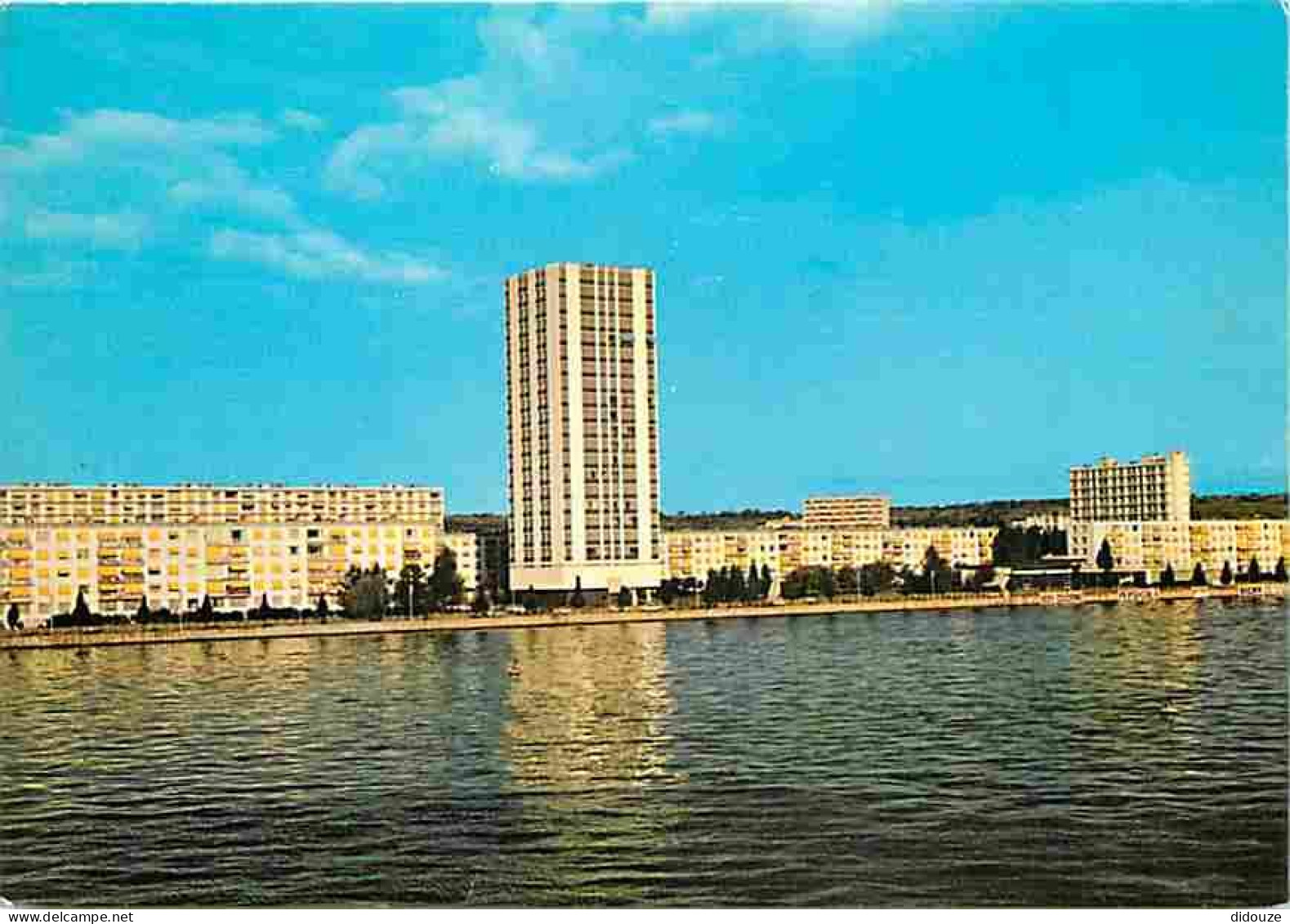 03 - Vichy - Le Plan D'eau - La Cité Des Ailes - Carte Neuve - CPM - Voir Scans Recto-Verso - Vichy