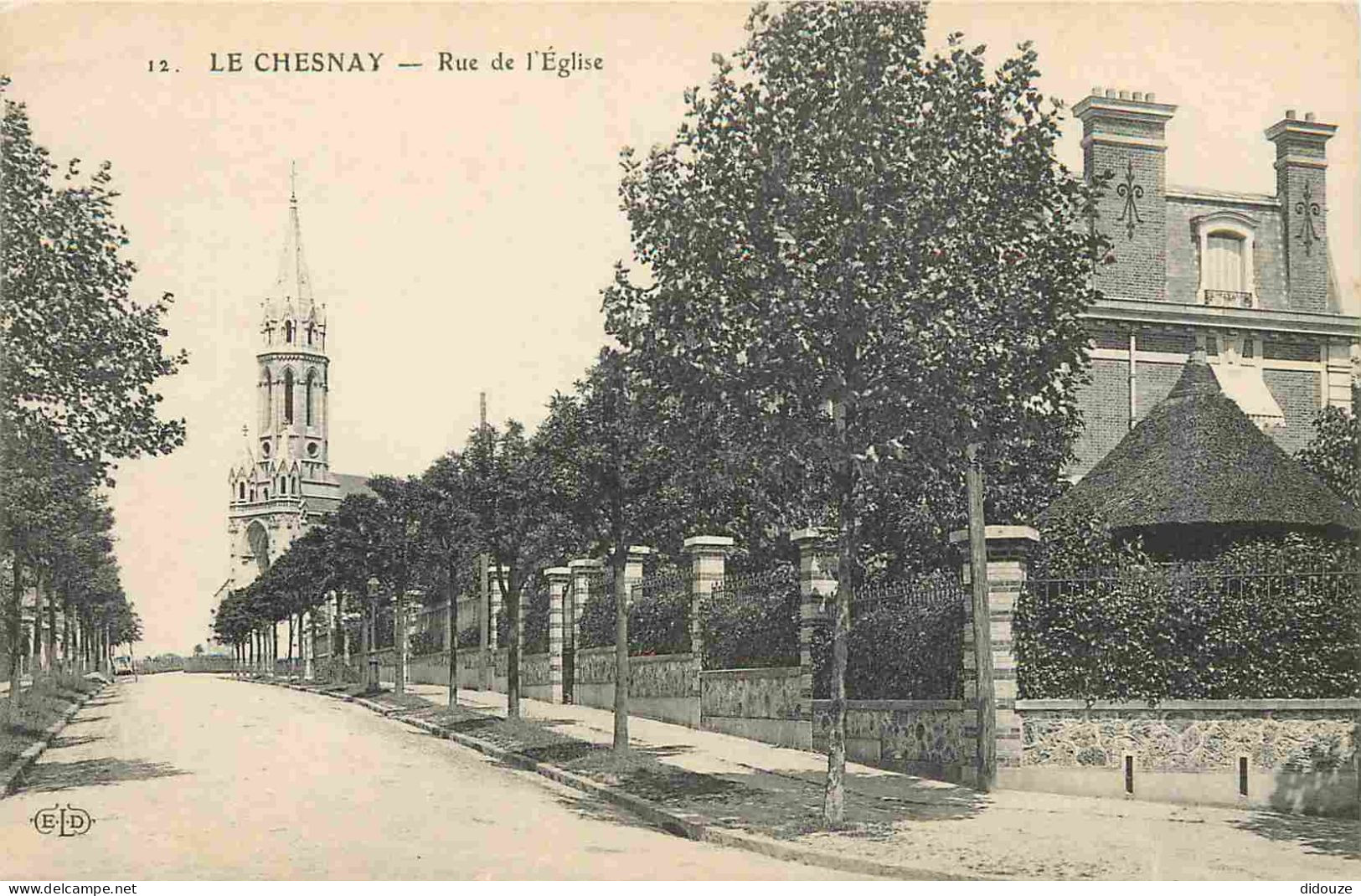 78 - Le Chesnay - Rue De L'Eglise - CPA - Voir Scans Recto-Verso - Le Chesnay
