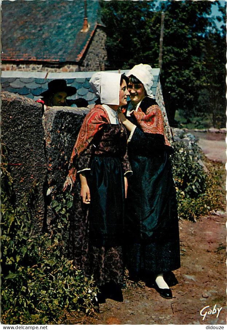 Folklore - Auvergne - Groupe Folklorique La Bourrée De Murat - Indiscrétion - CPM - Carte Neuve - Voir Scans Recto-Verso - Costumes