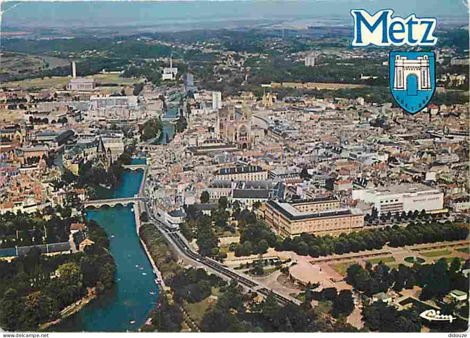 57 - Metz - Vue Générale Aérienne - Blasons - CPM - Voir Scans Recto-Verso - Metz