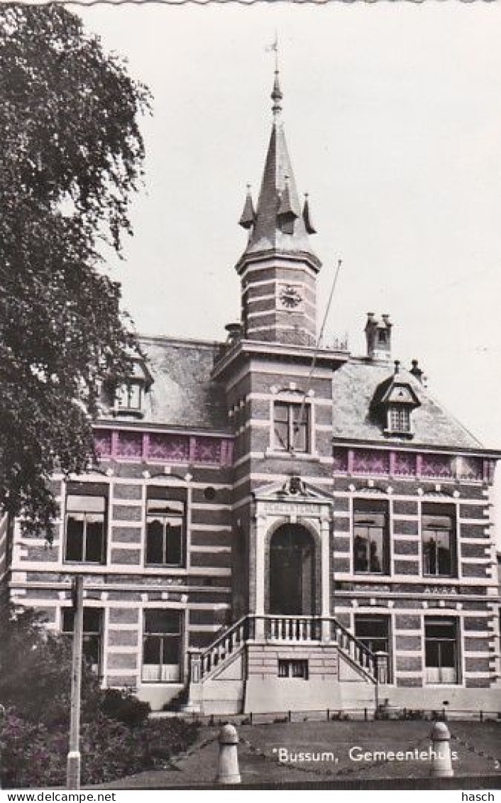 1850	375	Bussum, Gemeentehuis (zie Achterkant Uit Album) - Bussum