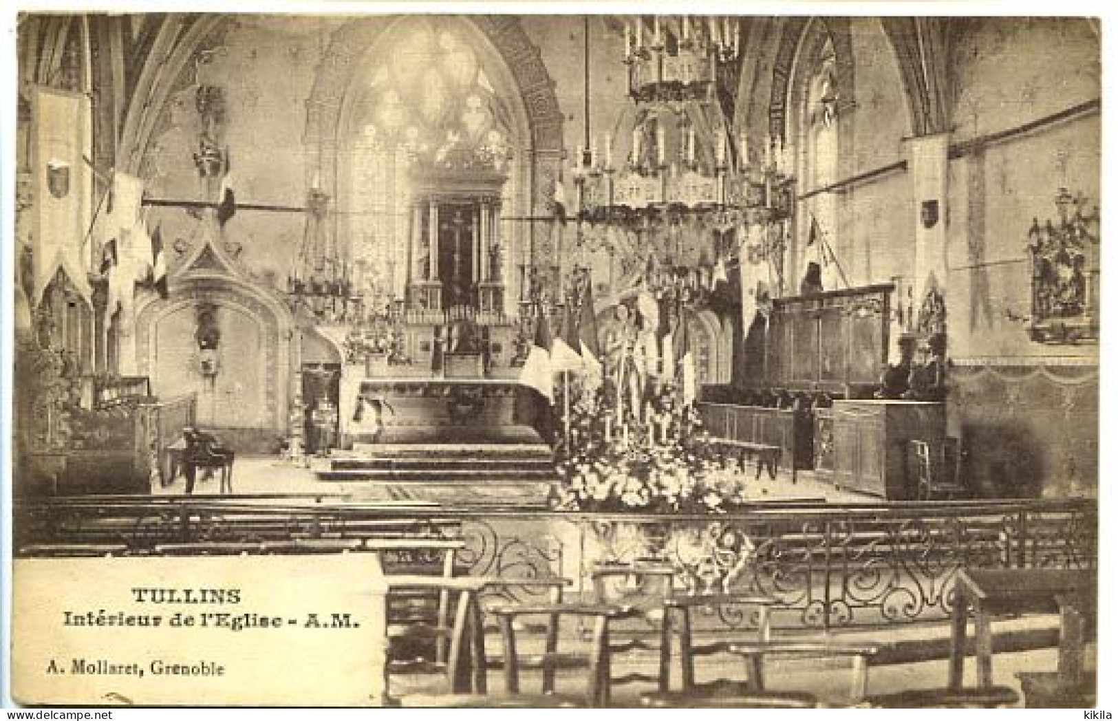 CPA 9 X 14 Isère  TULLINS  Intérieur De L'Eglise  Probablement Le Jour De L'inauguration Du Monument Aux Morts - Tullins