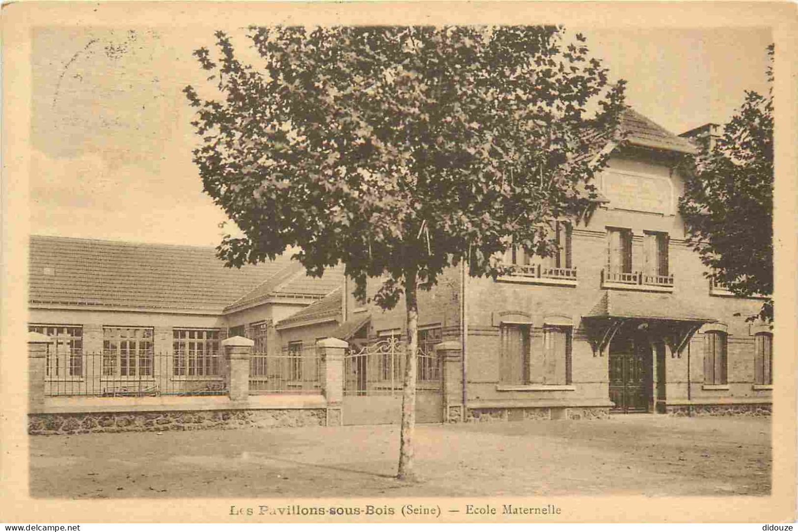 93 - Les Pavillons Sous Bois - Ecole Maternelle - CPA - Oblitération Ronde De 1932 - Voir Scans Recto-Verso - Les Pavillons Sous Bois