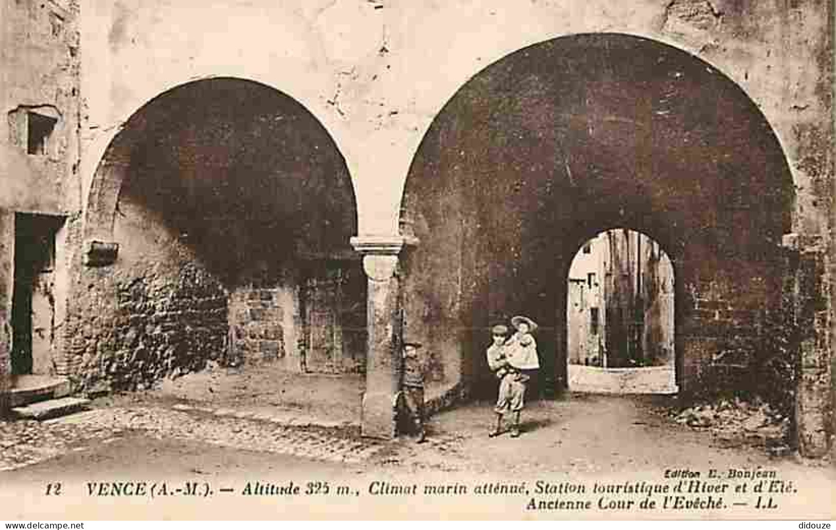 06 - Vence - Ancienne Cour De L'Eveché - Animée - CPA - Voir Scans Recto-Verso - Vence