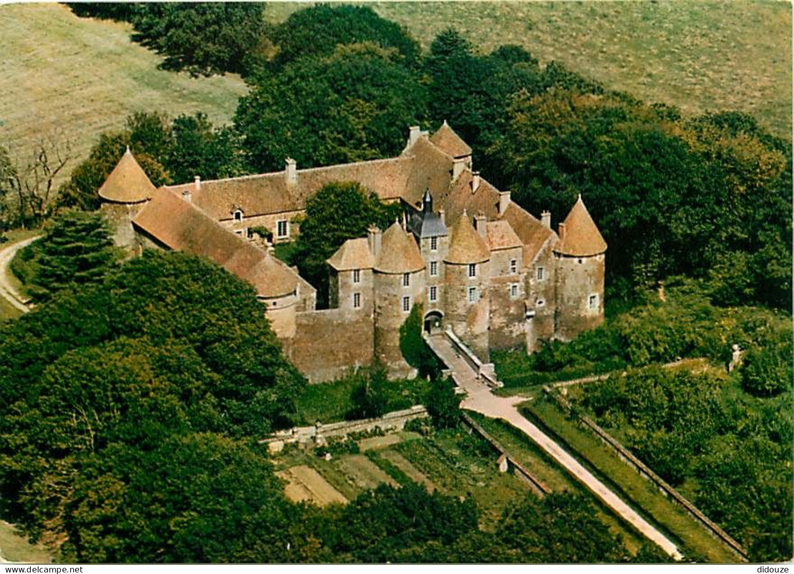 Chateaux - Château De Ratilly - Vue Aérienne - Yonne - Treigny - Carte Neuve - CPM - Voir Scans Recto-Verso - Châteaux