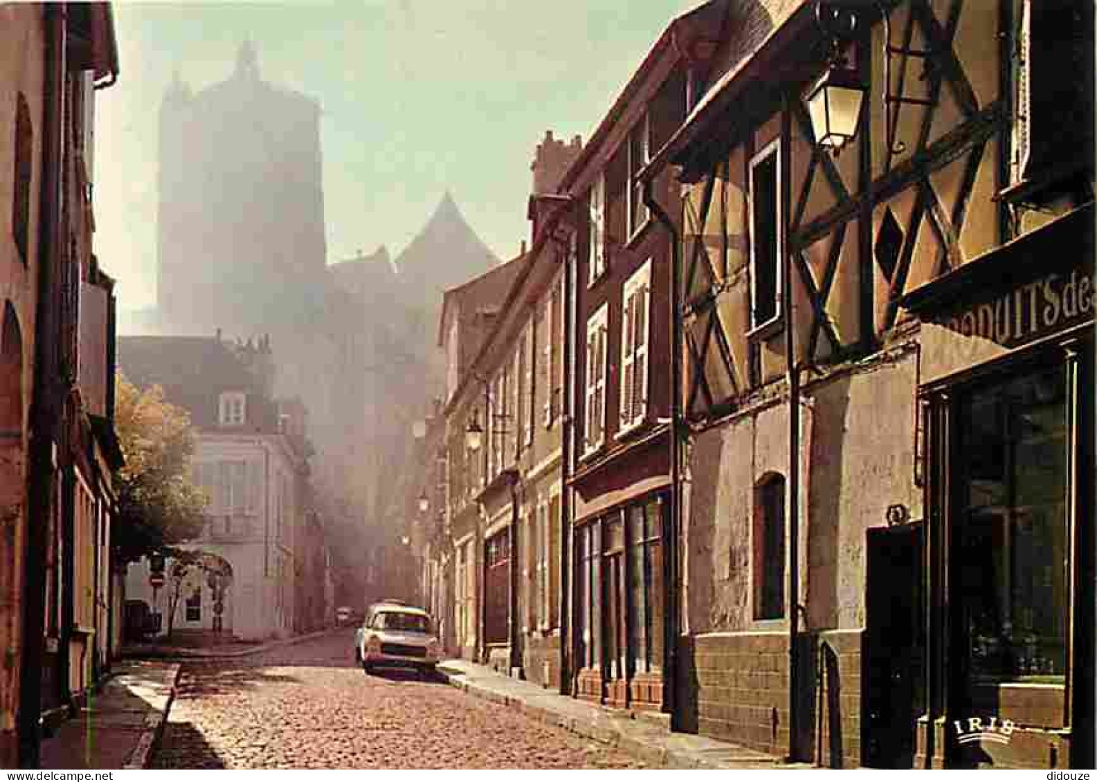 18 - Bourges - La Rue Porte Jaune Et La Cathédrale - Automobiles - Carte Neuve - CPM - Voir Scans Recto-Verso - Bourges