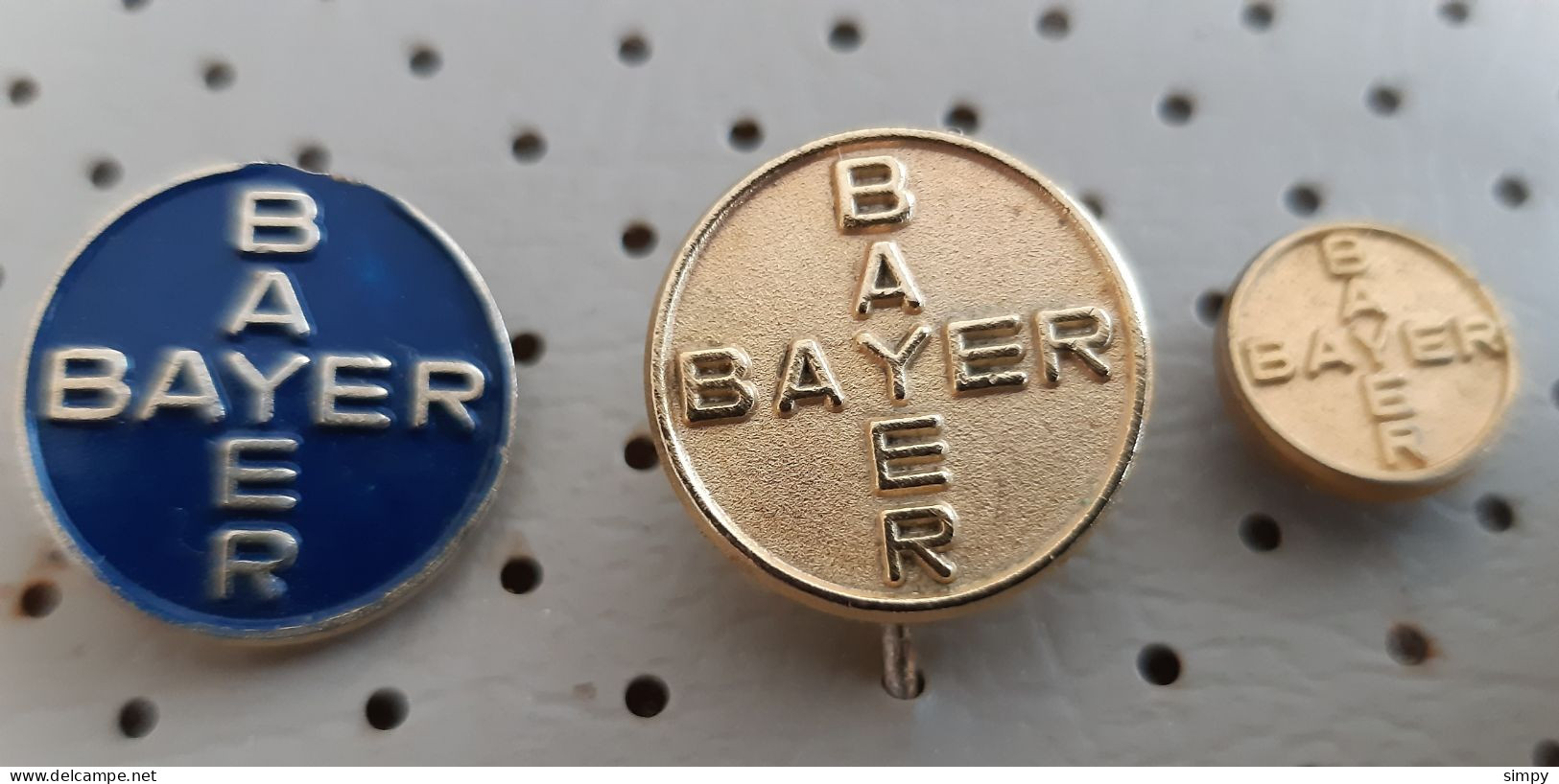 BAYER Pharmacy Medical Slovenia Ex Yugoslavia Vintage Pins - Médical