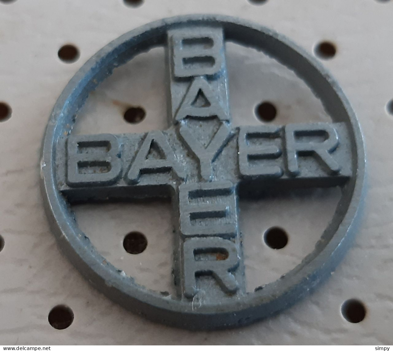 BAYER Pharmacy Medical Slovenia Ex Yugoslavia Vintage Pin - Medizin