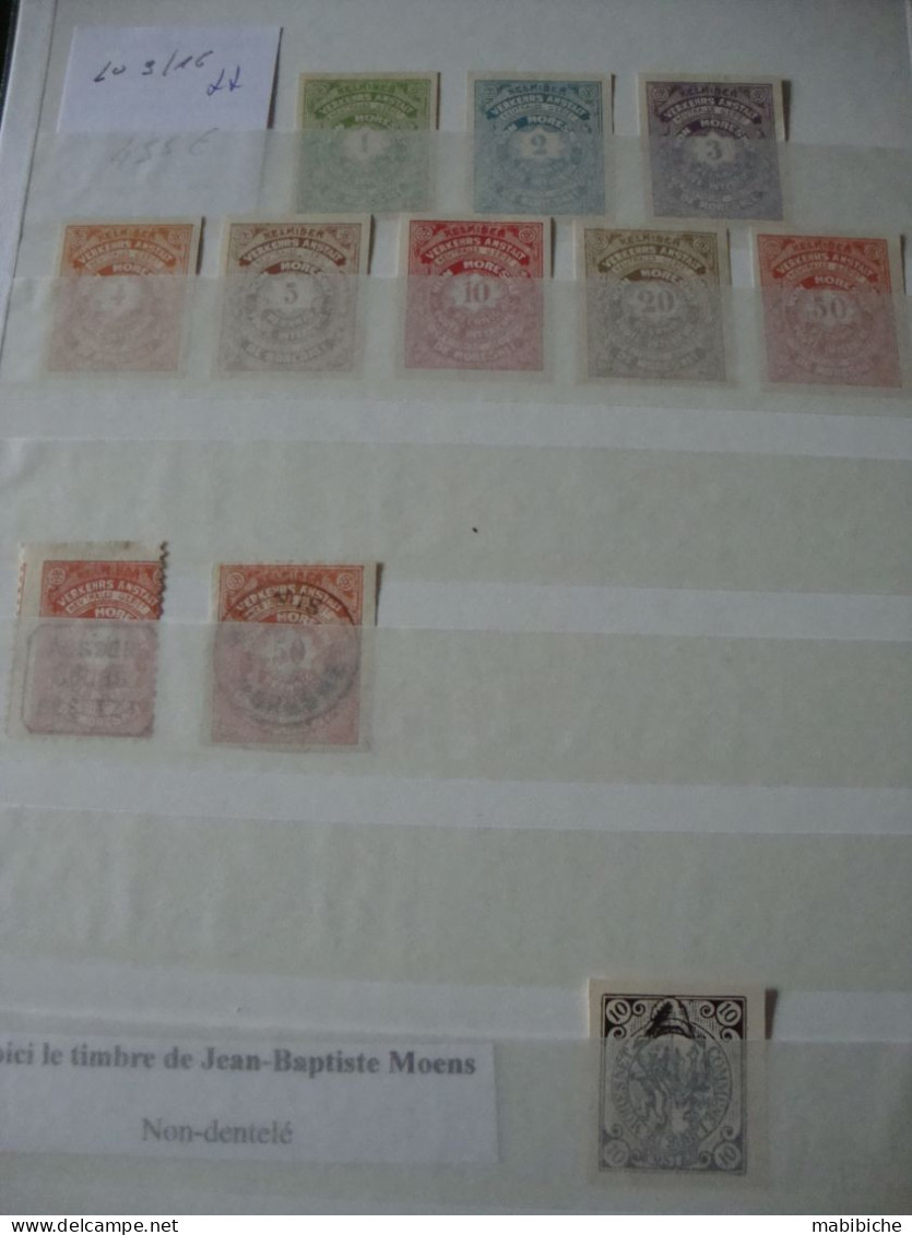 Plusieurs séries de timbres de valeurs.