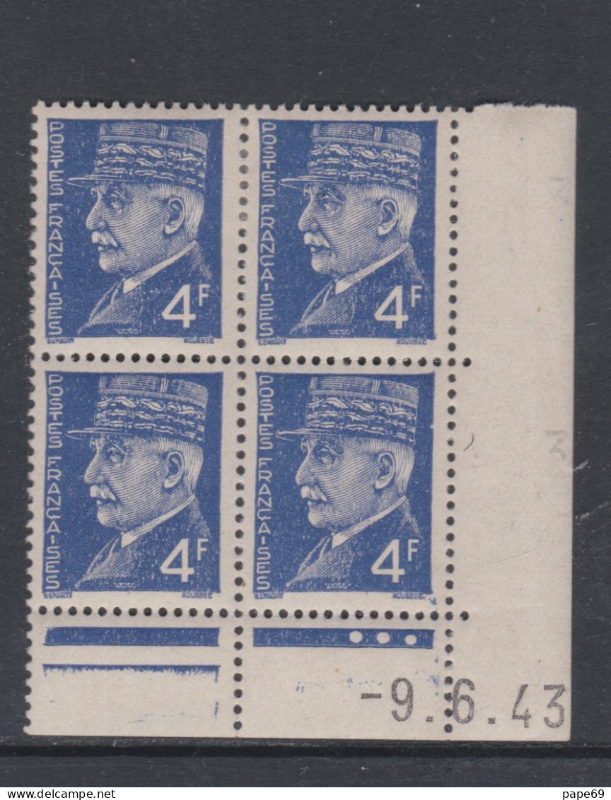 France N° 521 A X : Type Mal Pétain : 4 F. Bleu En Bloc De 4 Coin Daté Du 9 . 6 . 43  ;3 Pts Blancs Trace Charn., TB - 1940-1949