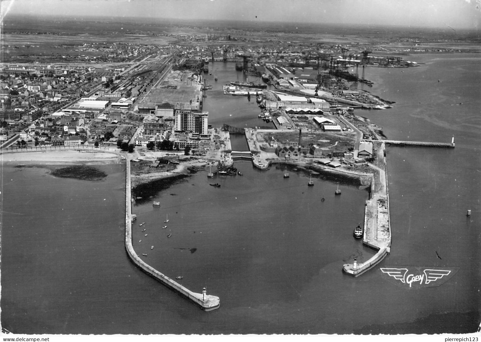 44 - Saint Nazaire - Vue Aérienne - L'Entrée Sud Du Port - Saint Nazaire