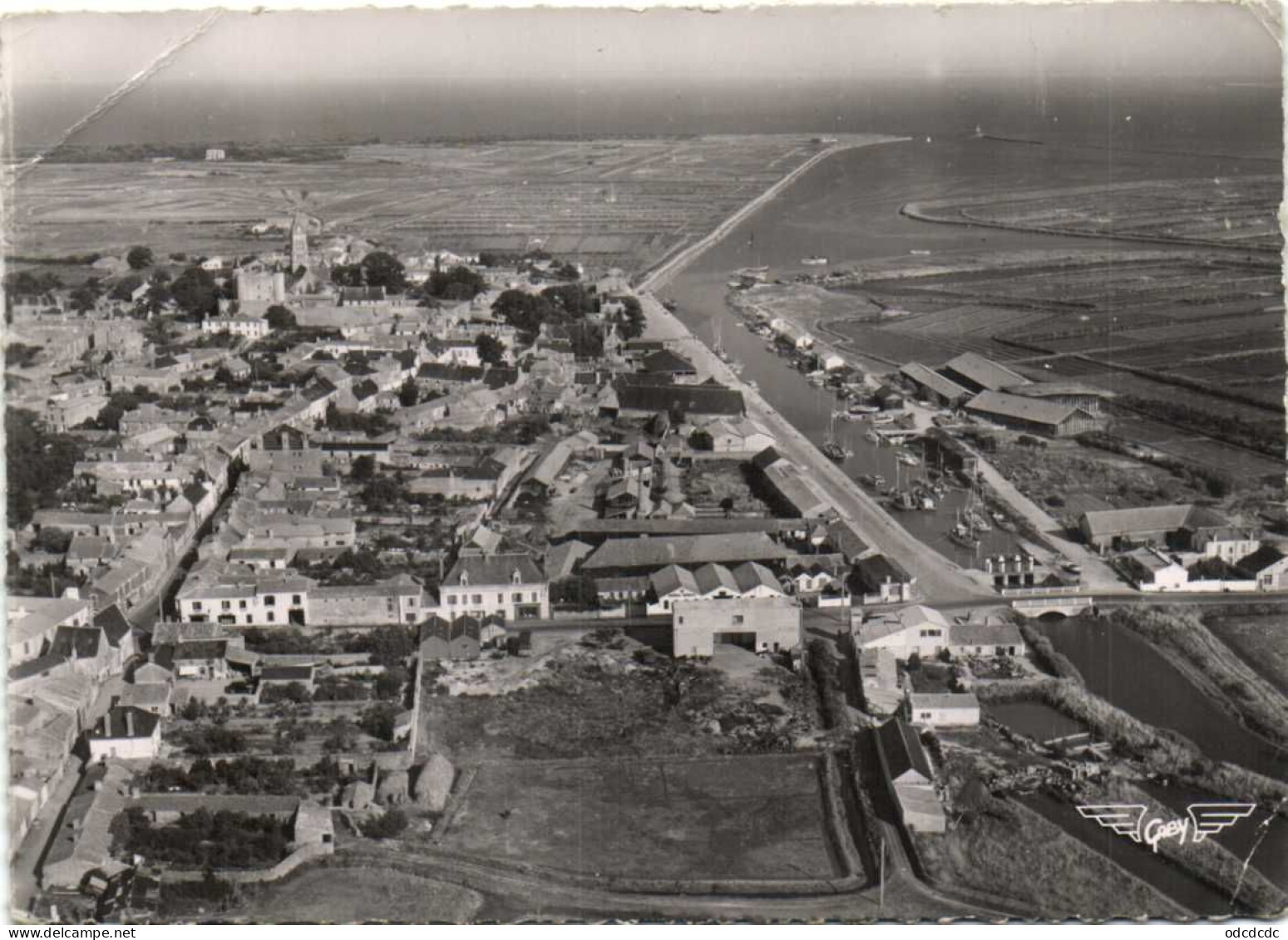 Cpsm Grand  Format ILE De NOIRMOUTIER  Vue Aérienne Sur Le Port De Noitmoutier RV - Ile De Noirmoutier