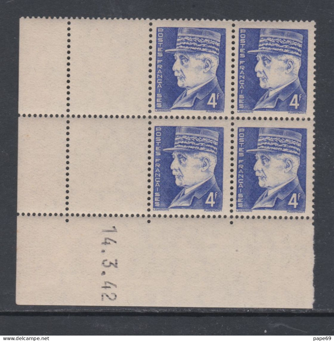 France N° 522 XX : Type  Pétain : 4 F. Bleu En Bloc De 4 Coin Daté Du 14 . 3 . 42  ; Sans Pt Blanc Sans Charn., TB - 1940-1949