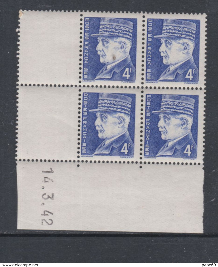 France N° 522 XX : Type  Pétain : 4 F. Bleu En Bloc De 4 Coin Daté Du 14 . 3 . 42  ; Sans Pt Blanc Sans Charn., TB - 1940-1949