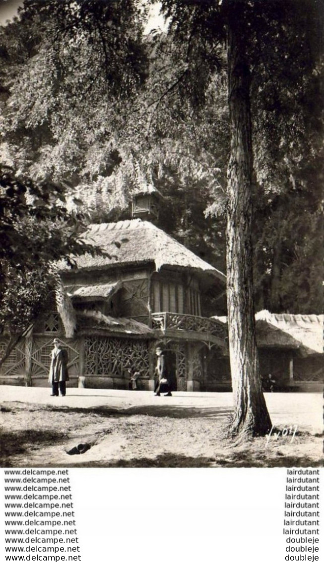 D31  LUCHON  Parc Des Quinconces- Buvette Du Pré  ..... ( Ref FF927 ) - Luchon