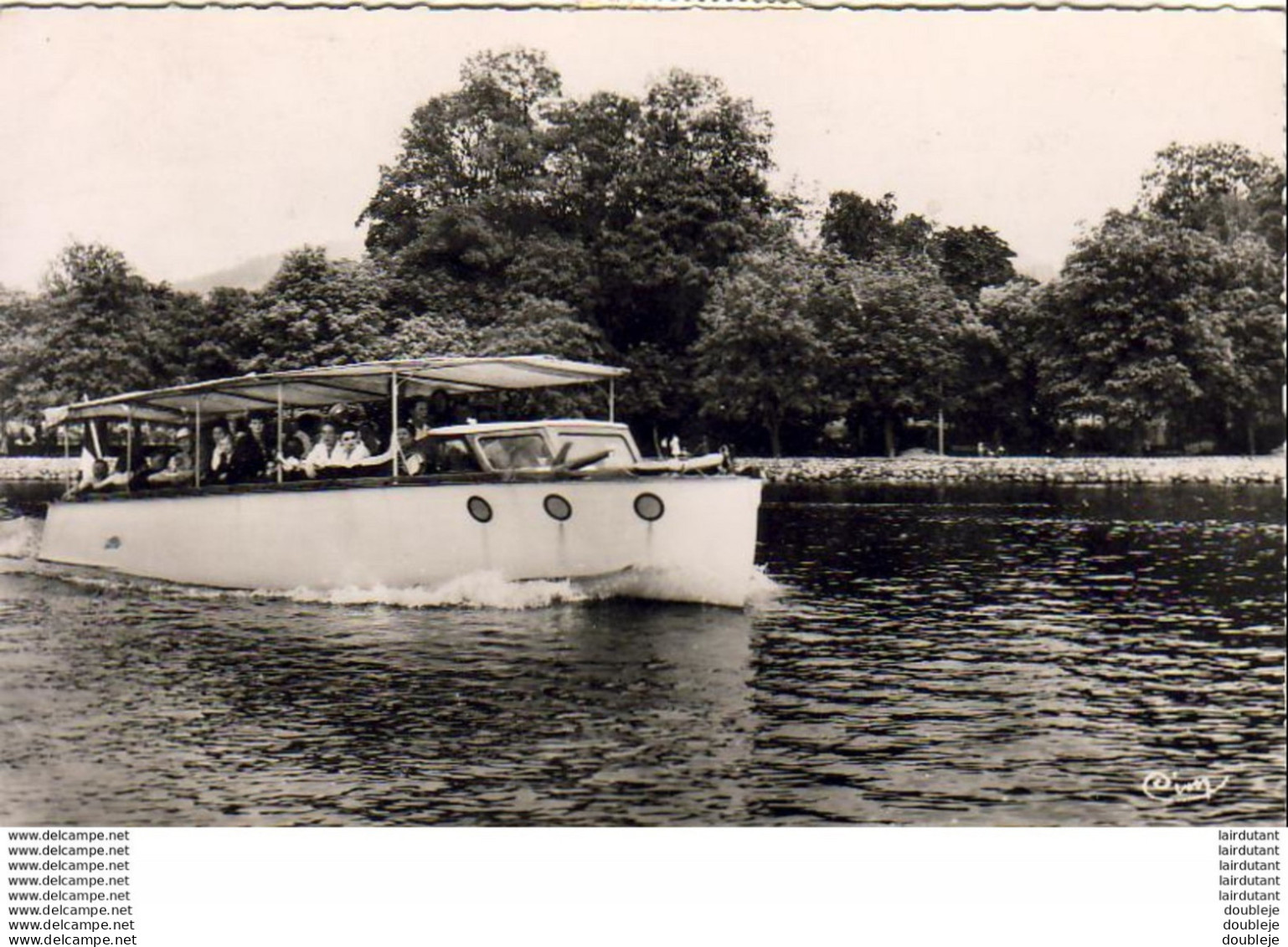 D88  GERADMER  Bateau  La Perle Sur Le Lac - Gerardmer