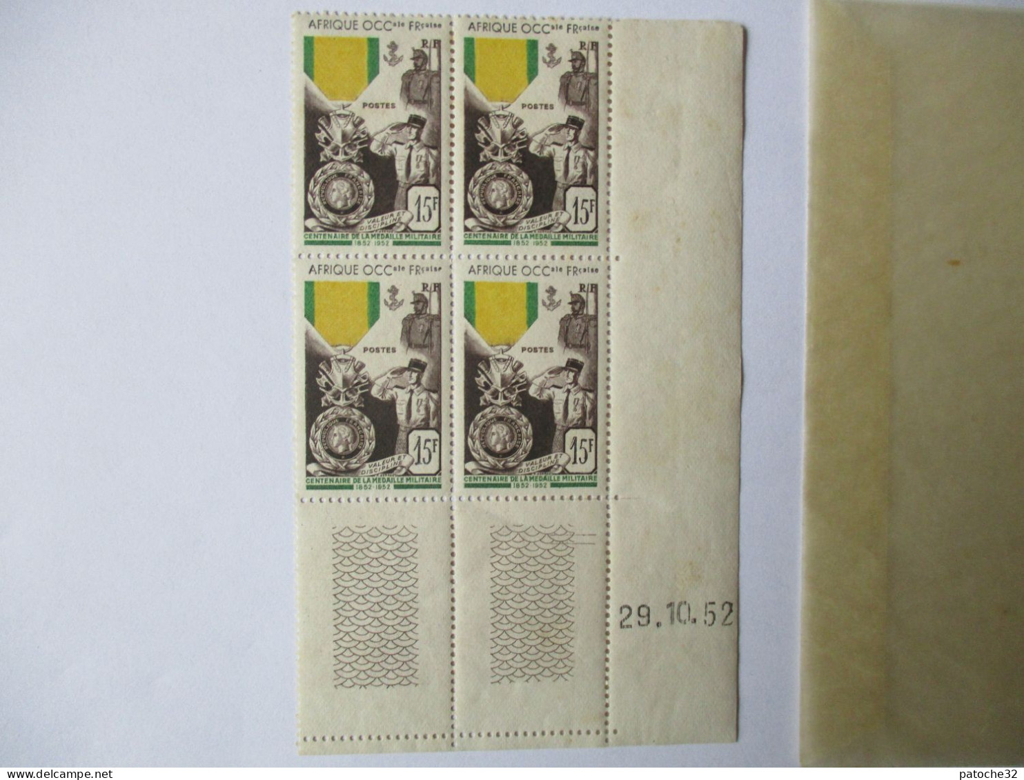 Afrique Occidentale Francaise...bloc De 4...coin Daté 29.10.52...15F..centenaire De La Médaille Militaire.. - Unused Stamps