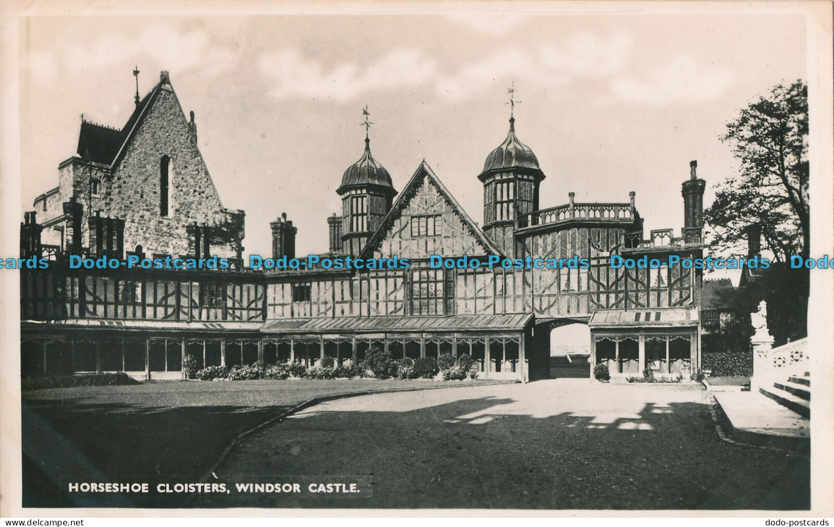 R002775 Horseshoe Cloisters. Windsor Castle. P. Harrison. RP - Monde