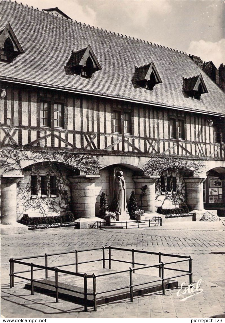 76 - Rouen - Place Du Marché - Statue De Jeanne D'Arc - Rouen