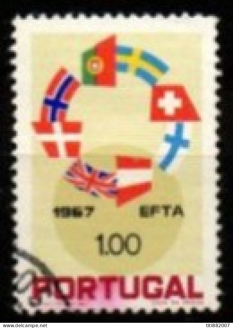 PORTUGAL     -    1967 .  Y&T N° 1024 Oblitéré.  Libre échange  /  Drapeaux - Gebraucht