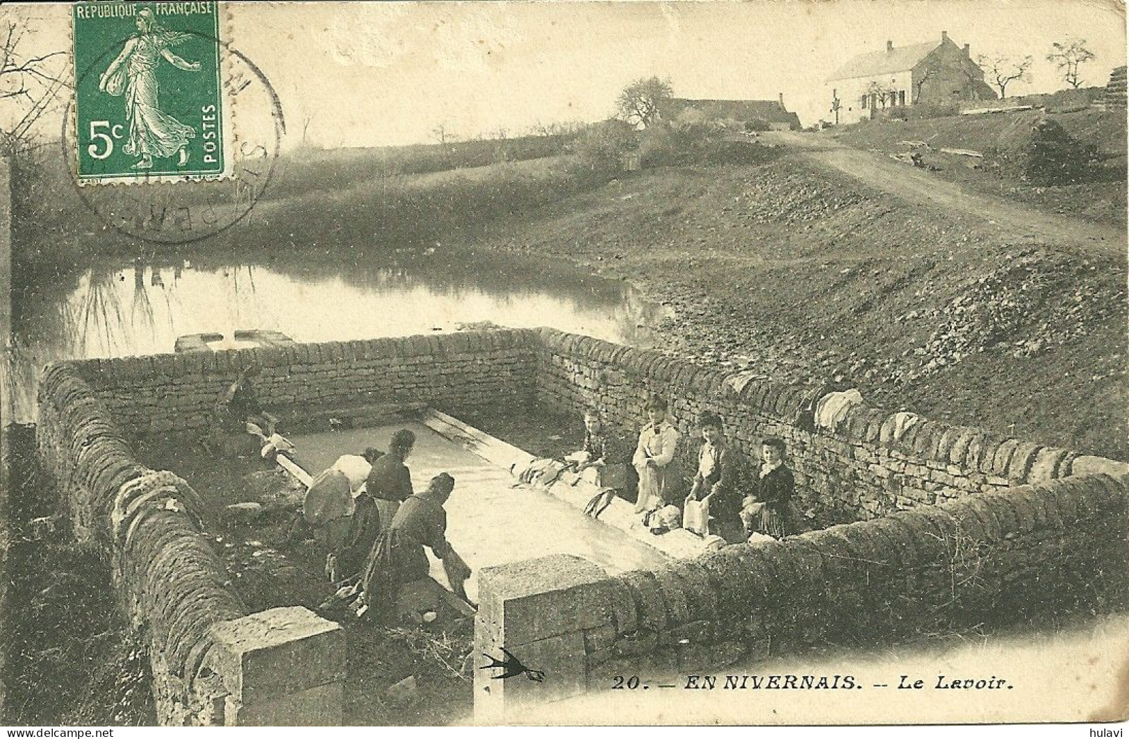 58  EN NIVERNAIS - LE LAVOIR (égrenures) (ref 2603) - Autres & Non Classés